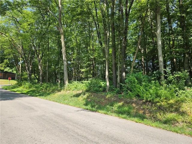 $279,900 | 405 Overbrook Road, Valencia, PA 16059