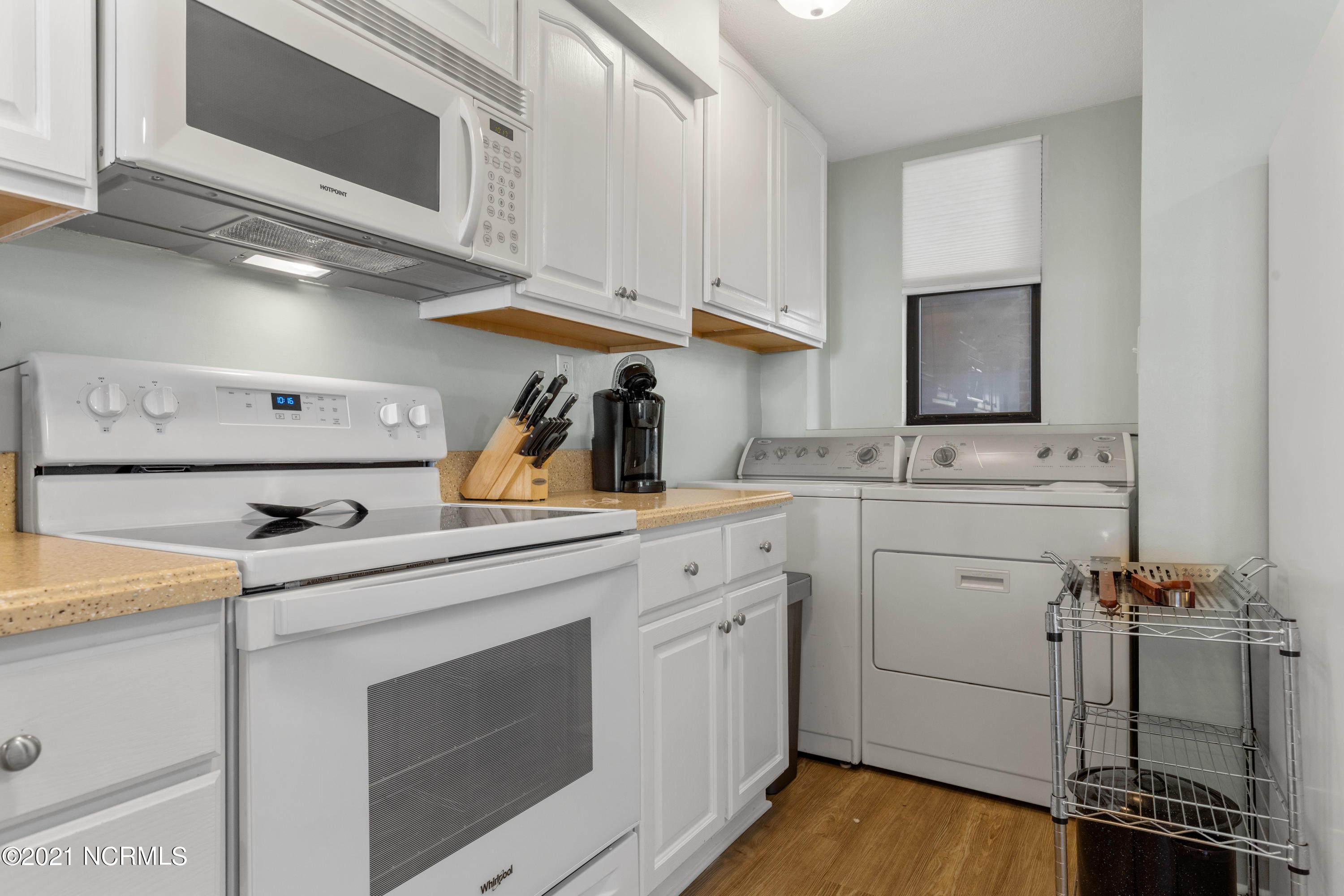 1505 Salter Path Road, Unit 129 Indian Beach, NC 28512 - Photo 21 of 42 Kitchen