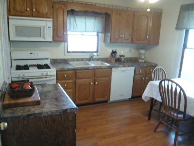 212 45th Street Moline, IL 61265 - Photo 3 of 15 Gallery Image 3