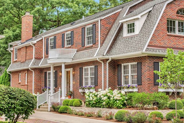 $1,025,000 | 363 Sunset Road, Winnetka, IL 60093