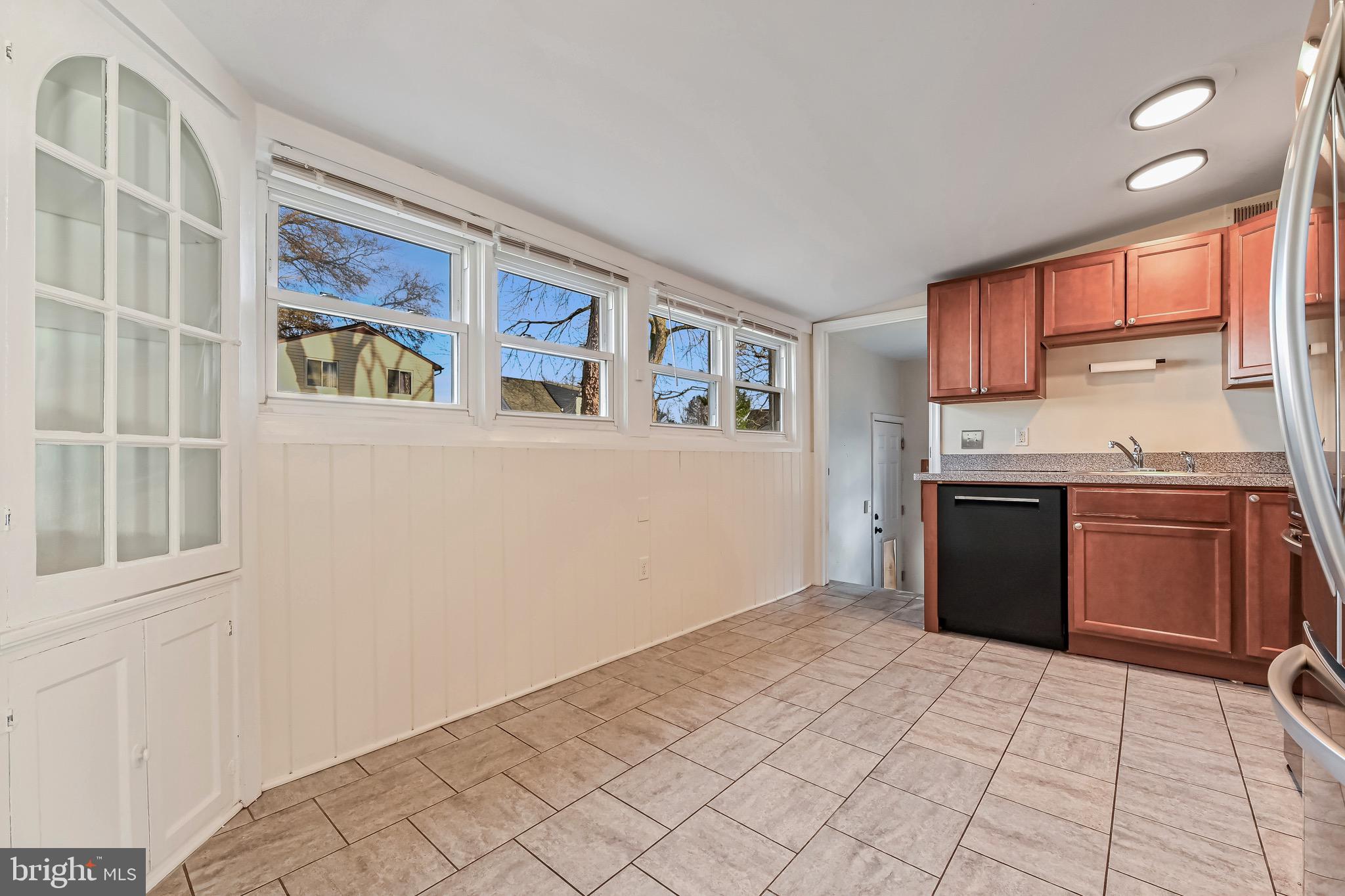 1615 Grange Road Edgewater, MD 21037 - Photo 19 of 29 Table Space in Kitchen