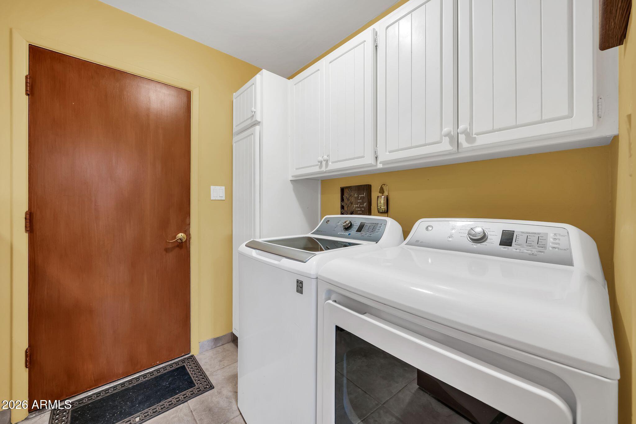 18420 Sierra Vereda Rio Verde, AZ 85263 - Photo 32 of 46 Laundry rm