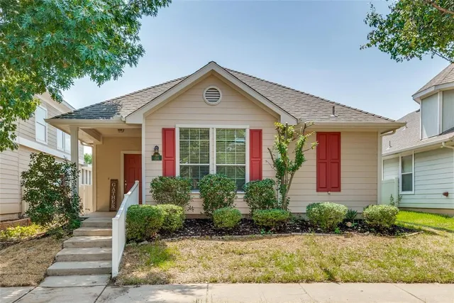 $1,695 | 1386 Portsmouth Drive, Providence Village, TX 76227