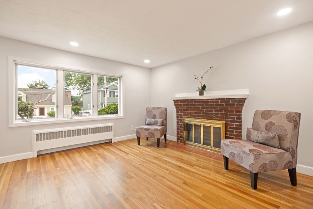 24 Baldwin Road Waltham, MA 02452 - Photo 6 of 31 Gallery Image 6