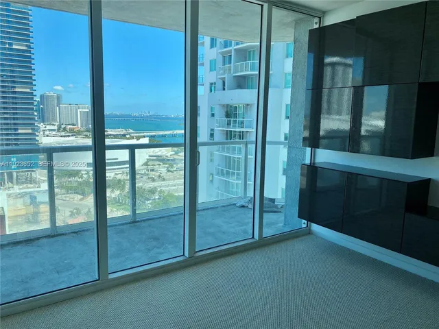 a view of empty room with window