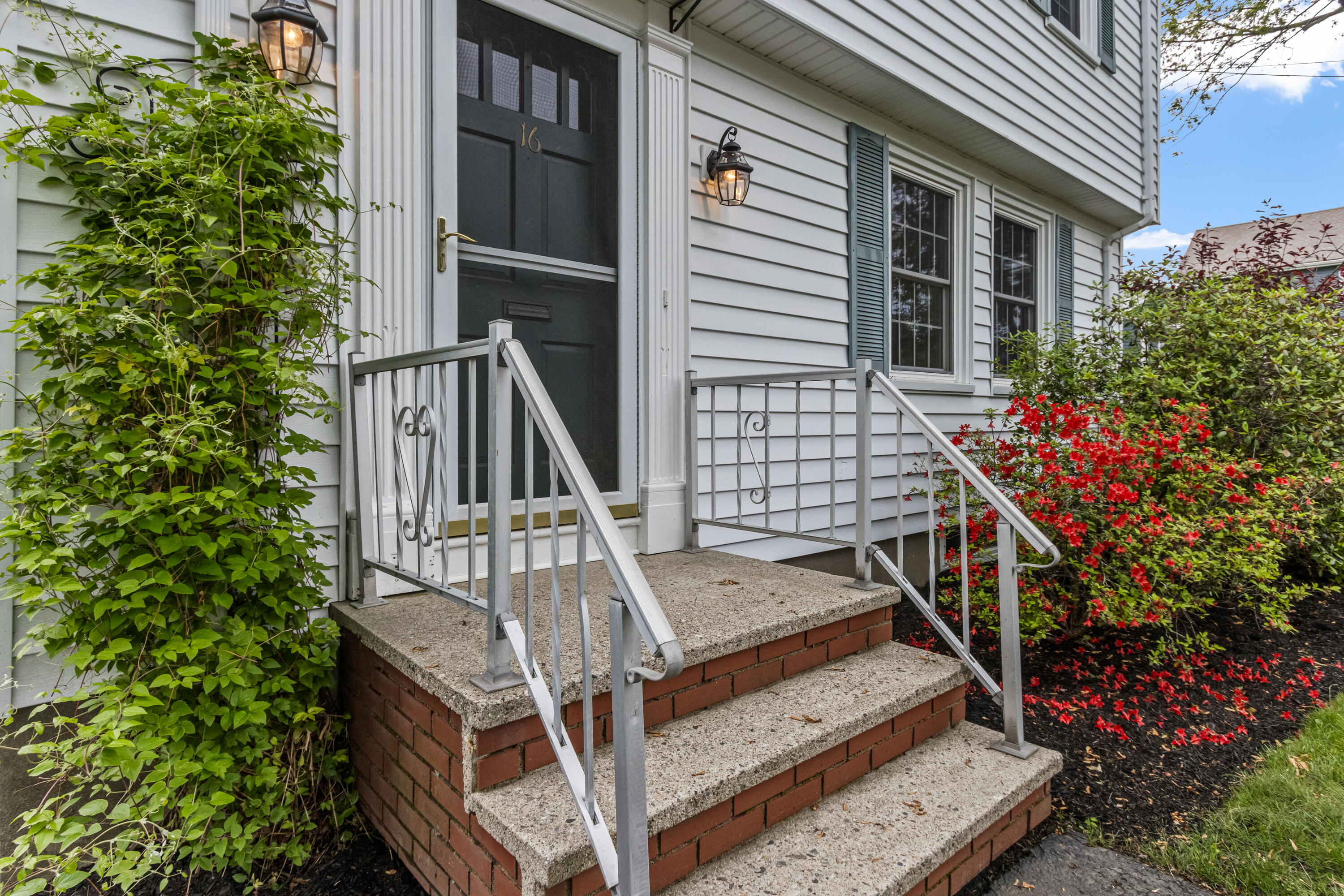 16-18 Wellwood Road Portland, ME 04103 - Photo 4 of 48 20250606GI-71004