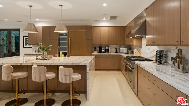 $26,950 | 1884 Laurel Canyon Road, Los Angeles, CA 90046