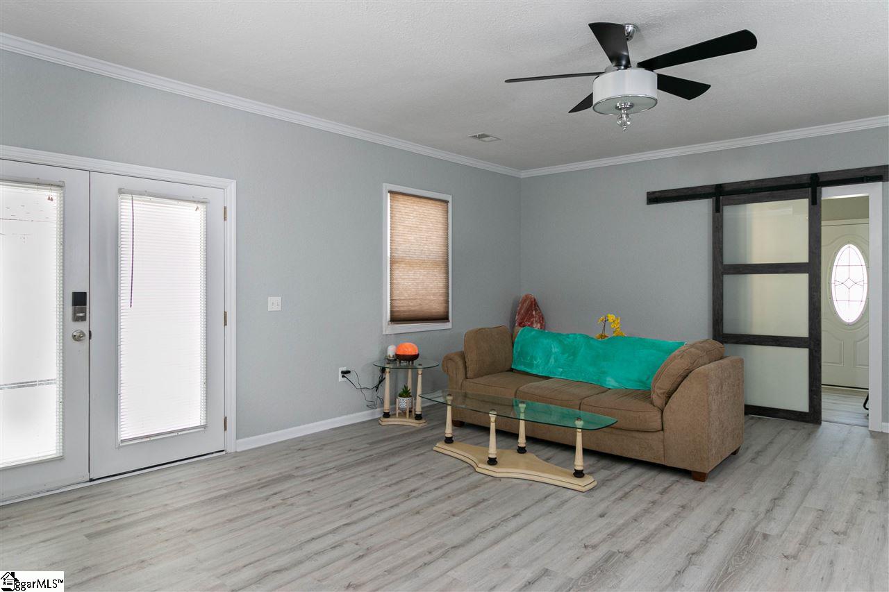 107 Gordon Street Clinton, SC 29325 - Photo 2 of 24 Gallery Image 2