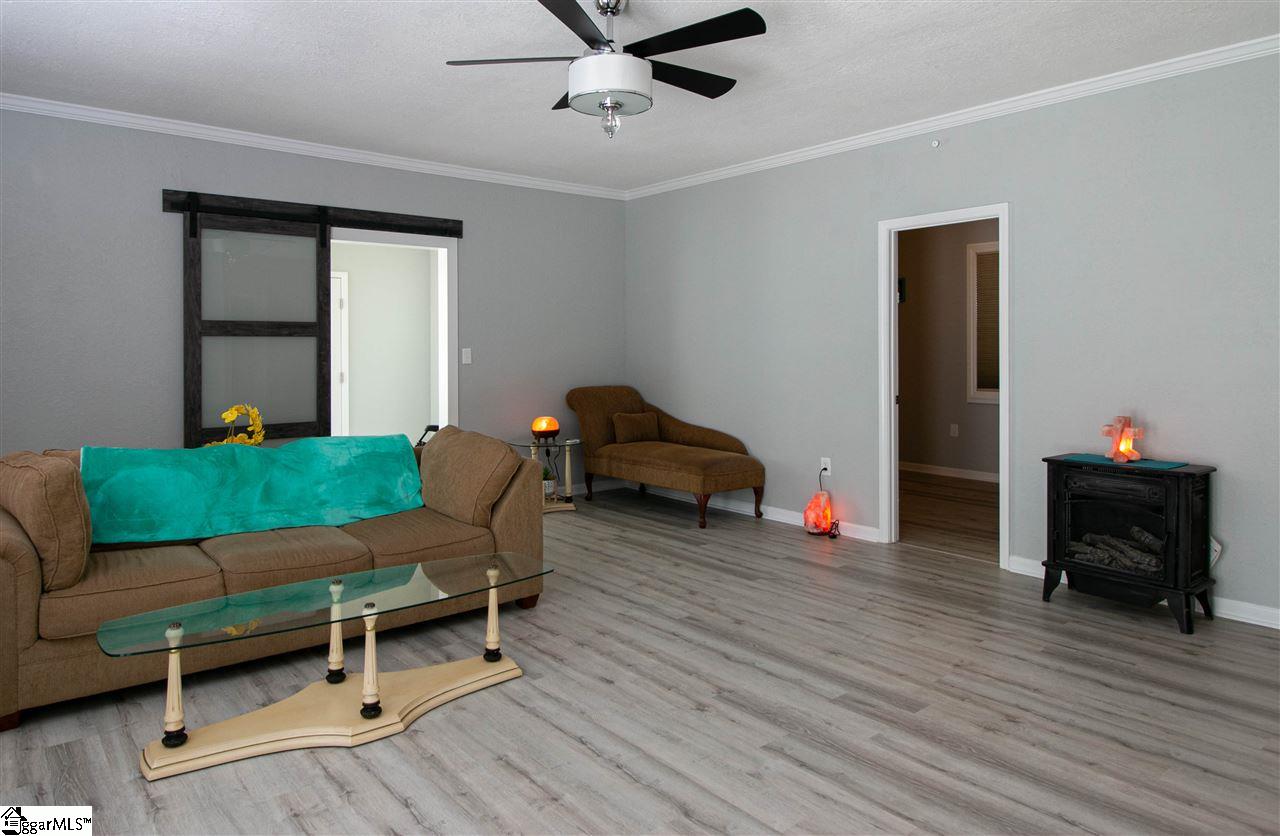 107 Gordon Street Clinton, SC 29325 - Photo 3 of 24 Gallery Image 3