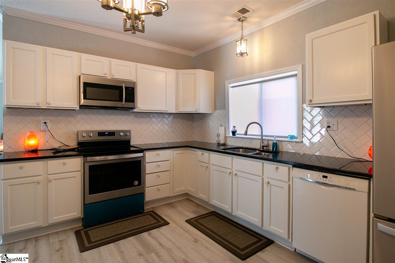 107 Gordon Street Clinton, SC 29325 - Photo 9 of 24 Gallery Image 9