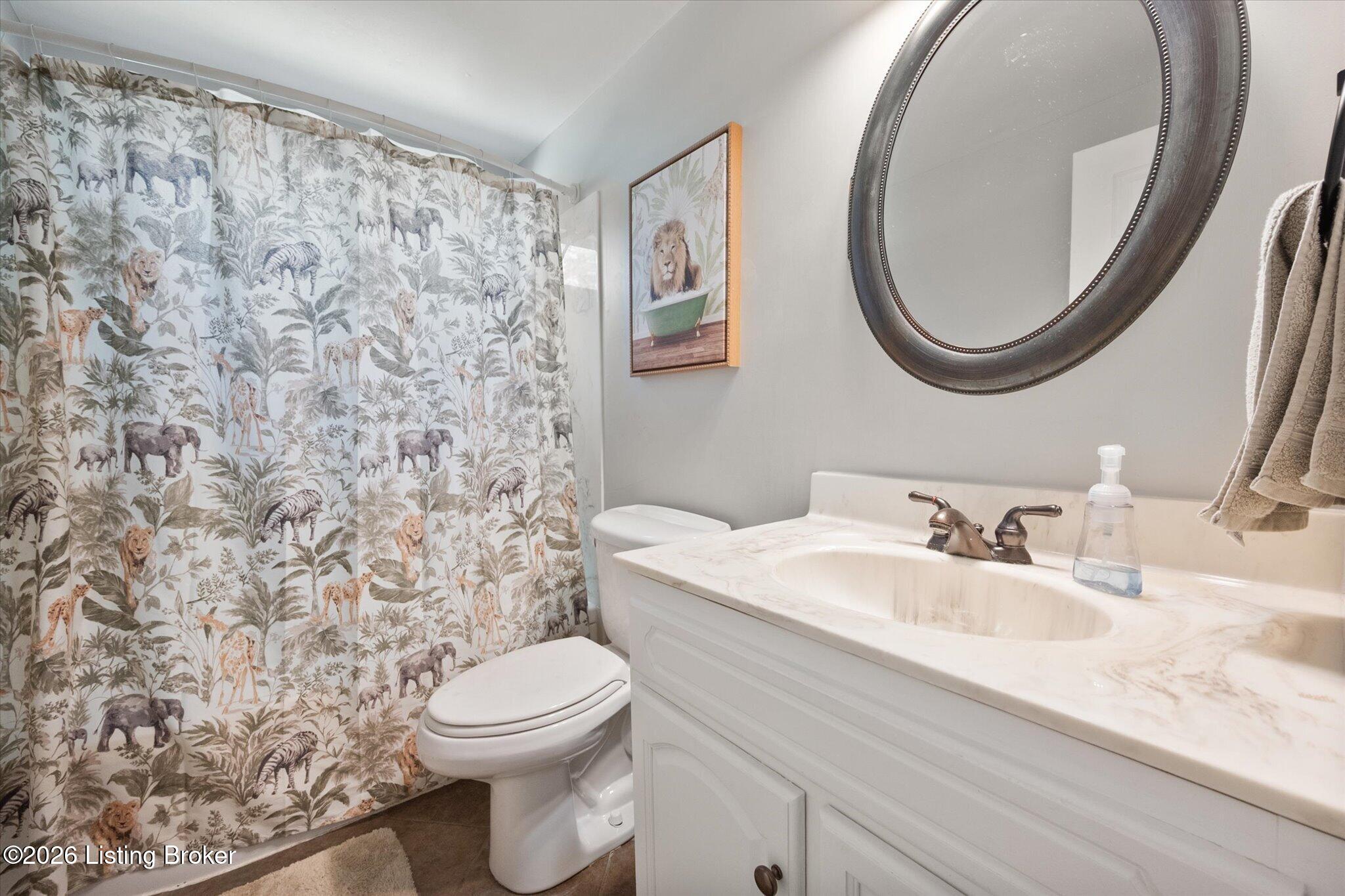 1905 Janlyn Road Jeffersontown, KY 40299 - Photo 18 of 26 Full Bath Upstairs