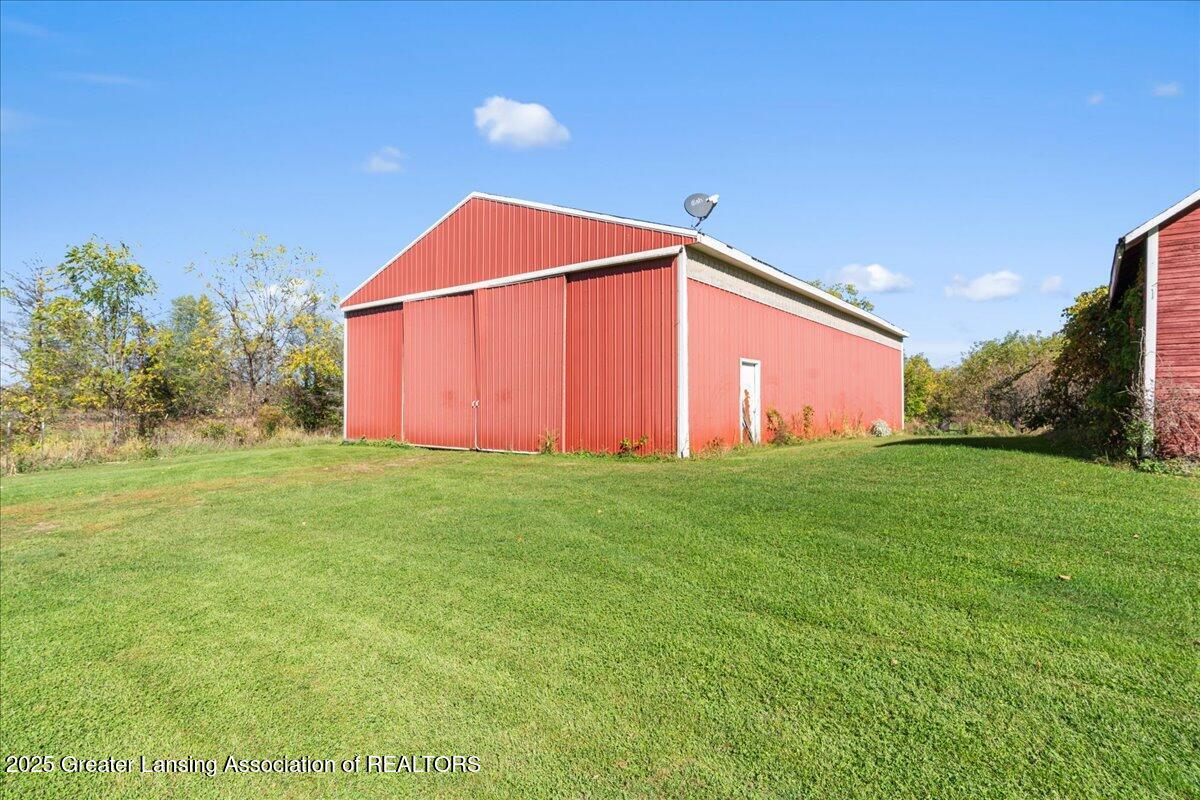 13947 Shaftsburg Road Perry, MI 48872 - Photo 8 of 26 20-Media Jett - 16