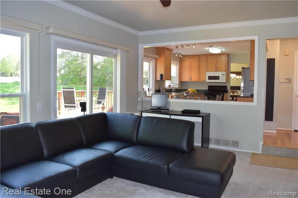160 Parsons Lane Rochester Hills, MI 48307 - Photo 13 of 32