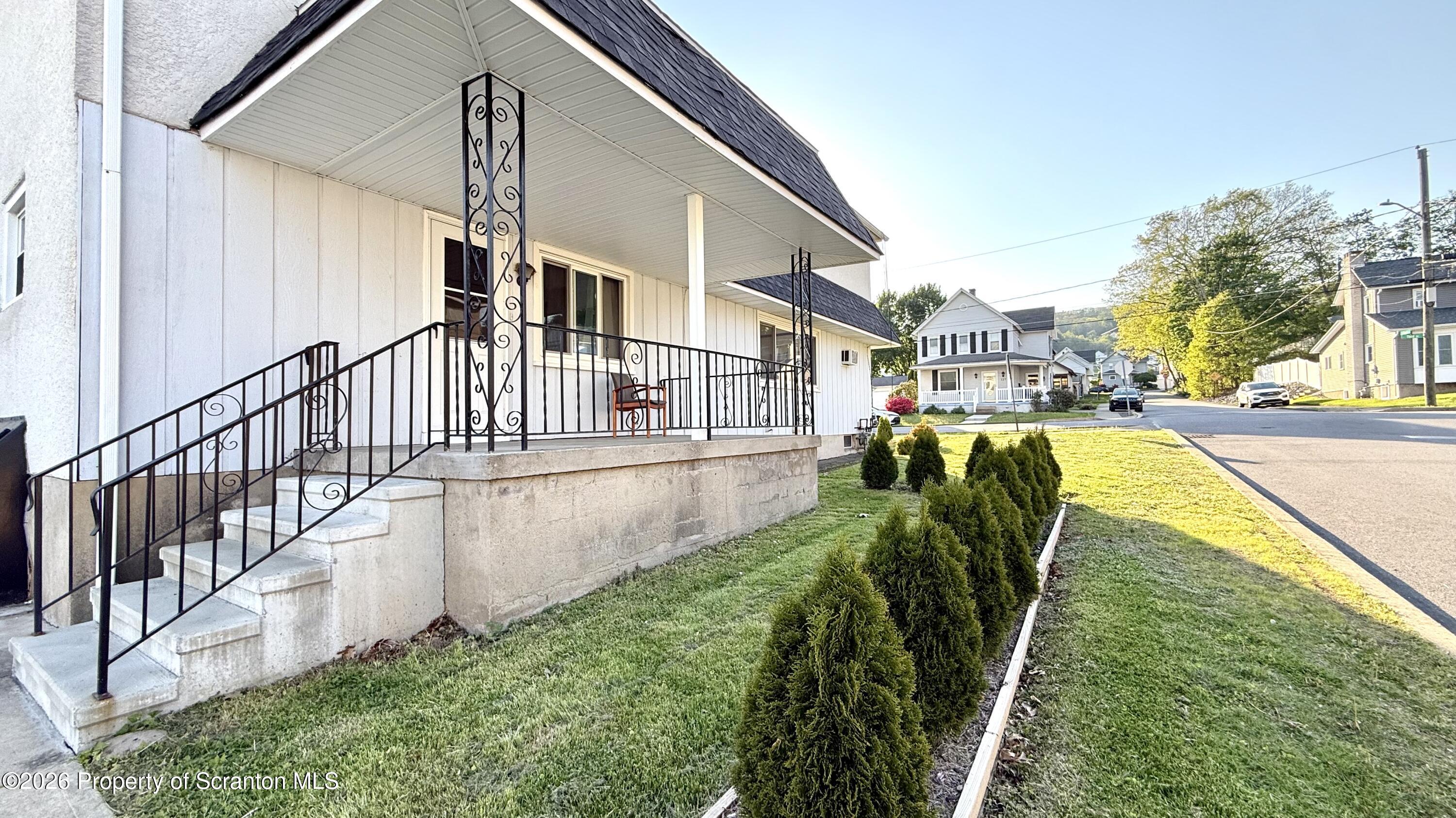 124 3rd Street Blakely, PA 18447 - Photo 2 of 14 IMG_3269
