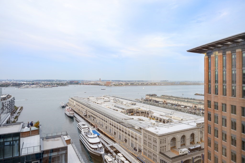 Boston Waterfront South Street Seaport Restaurants Outdoor
