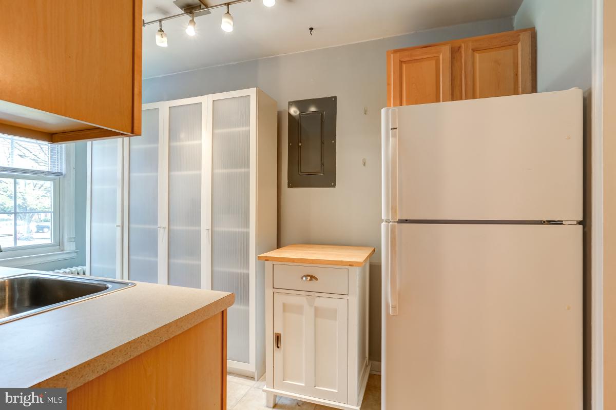 2206 Colston Drive, Unit 103 Silver Spring, MD 20910 - Photo 19 of 33