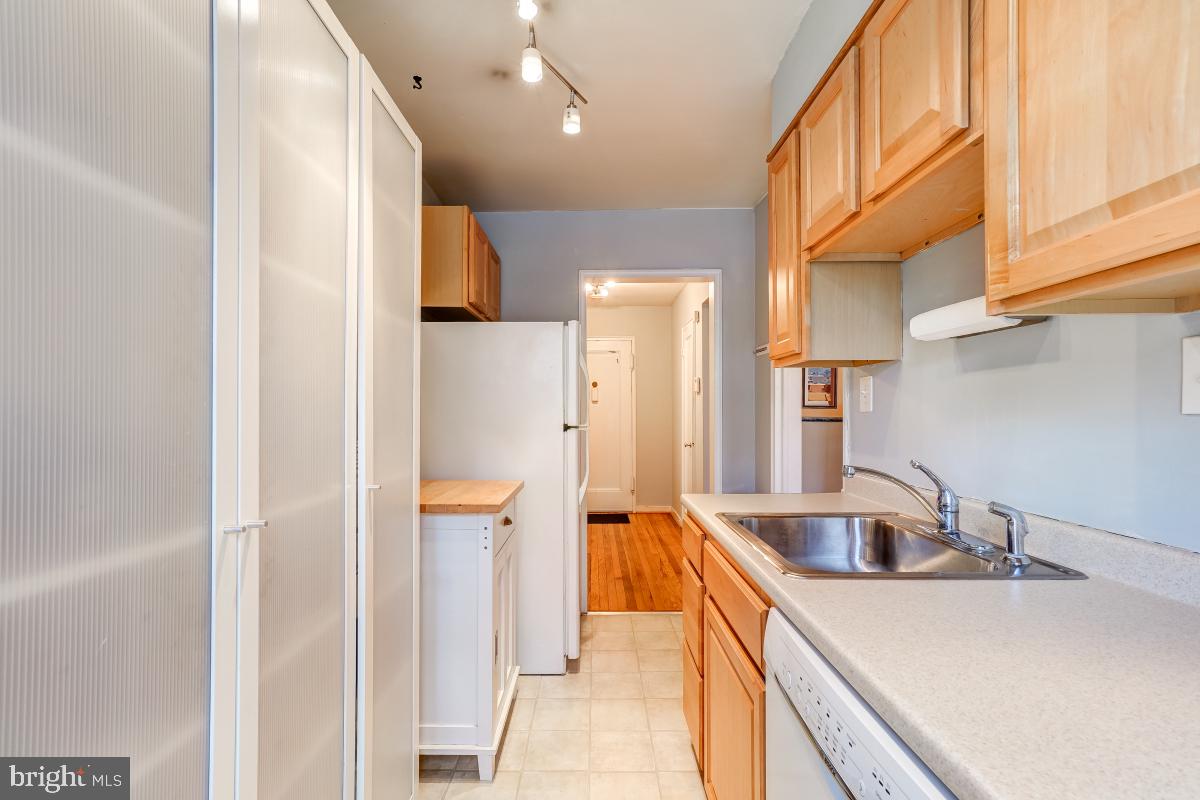 2206 Colston Drive, Unit 103 Silver Spring, MD 20910 - Photo 22 of 33