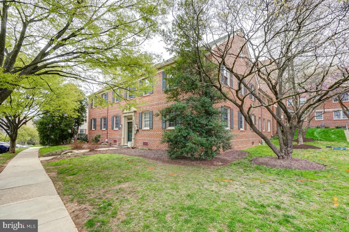 2206 Colston Drive, Unit 103 Silver Spring, MD 20910 - Photo 3 of 33