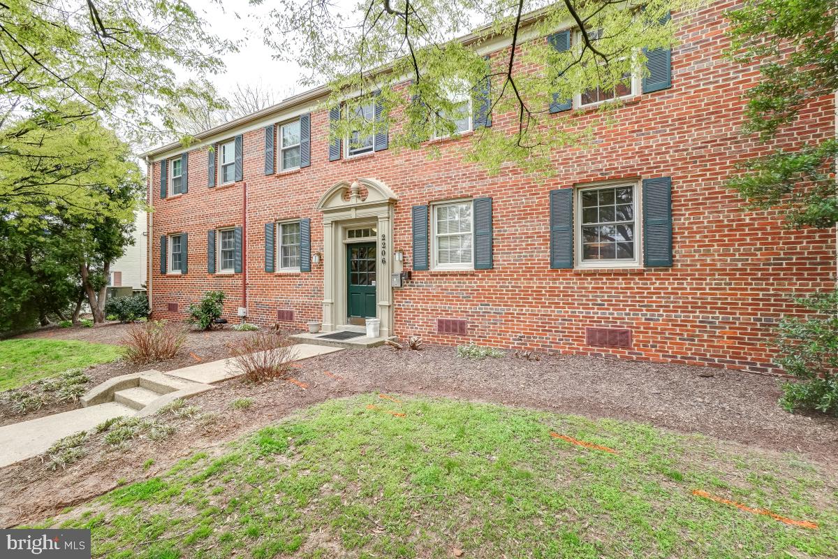 2206 Colston Drive, Unit 103 Silver Spring, MD 20910 - Photo 4 of 33