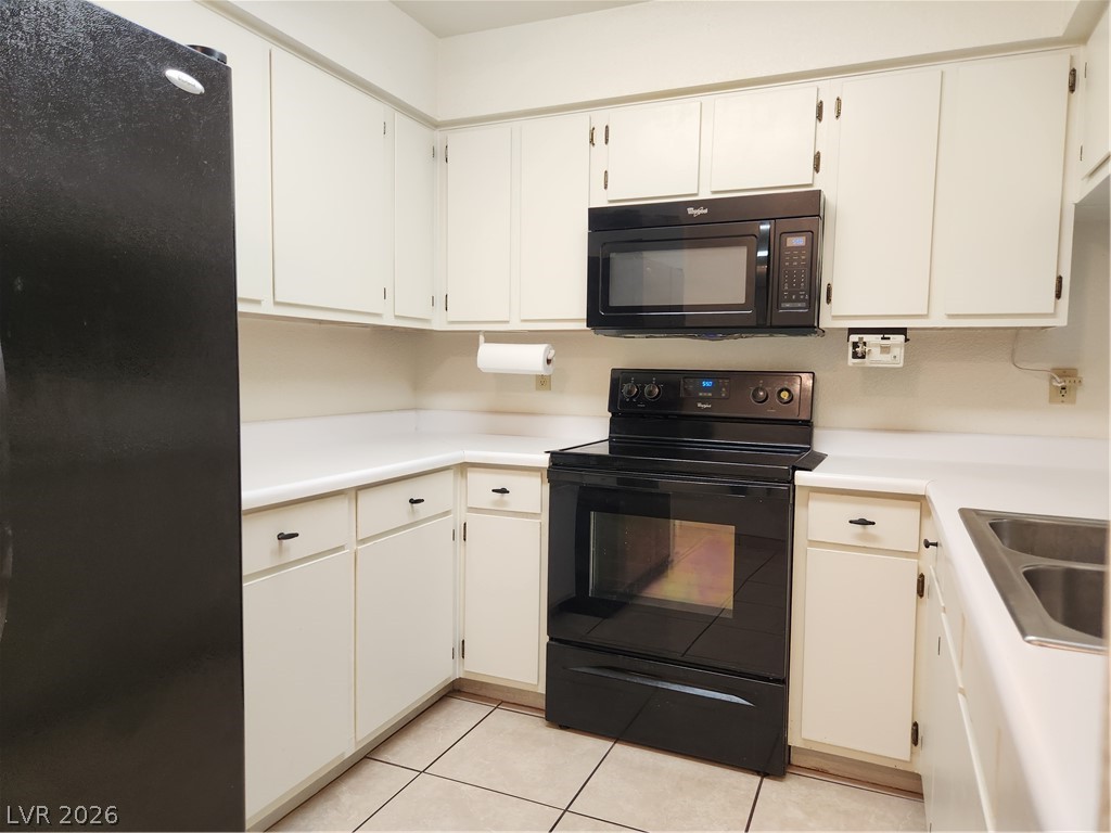 2016 Mesquite Lane, Unit 104 Laughlin, NV 89029 - Photo 5 of 27 Updated kitchen with modern appliances