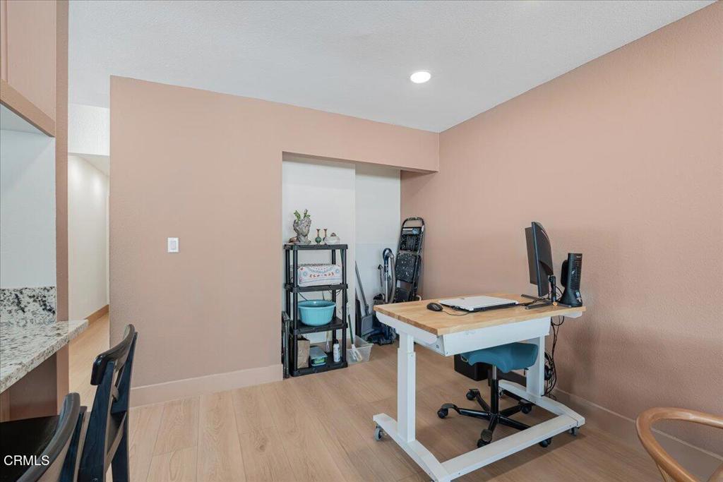 1357 Edgewood Way Oxnard, CA 93030 - Photo 10 of 34 12-DSC06059