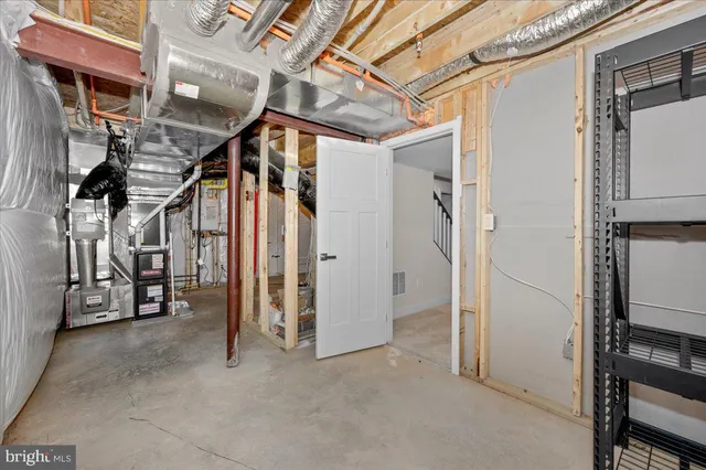 a view of a house with a big yard