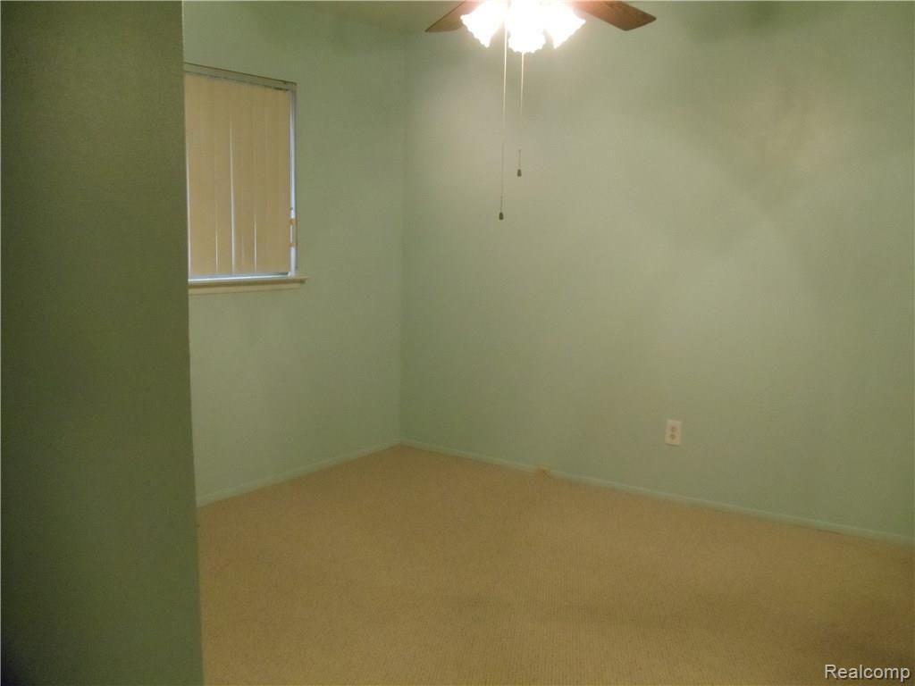 23793 Cedar Ridge Drive Romulus, MI 48174 - Photo 9 of 11 23793 Cedar Ridge 009.JPG