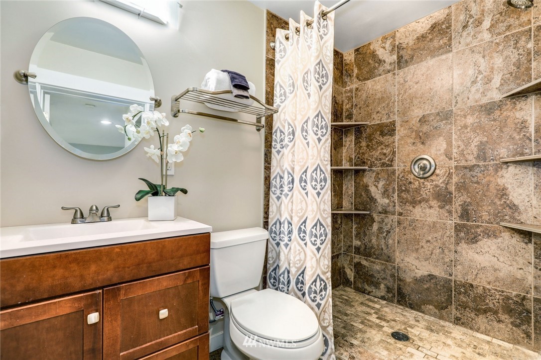 2709 Northeast 22nd Street Renton, WA 98056 - Photo 14 of 25 Gallery Image 14