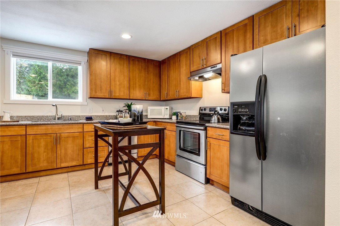 2709 Northeast 22nd Street Renton, WA 98056 - Photo 8 of 25 Gallery Image 8