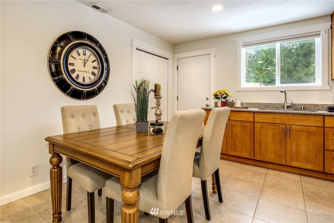 2709 Northeast 22nd Street Renton, WA 98056 - Photo 9 of 25 Gallery Image 9