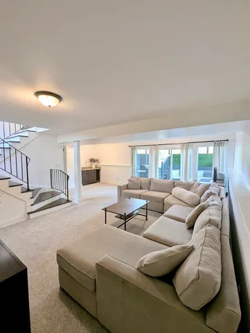 $389,900 | 293 Wellington Drive, Crystal Lake, IL 60014