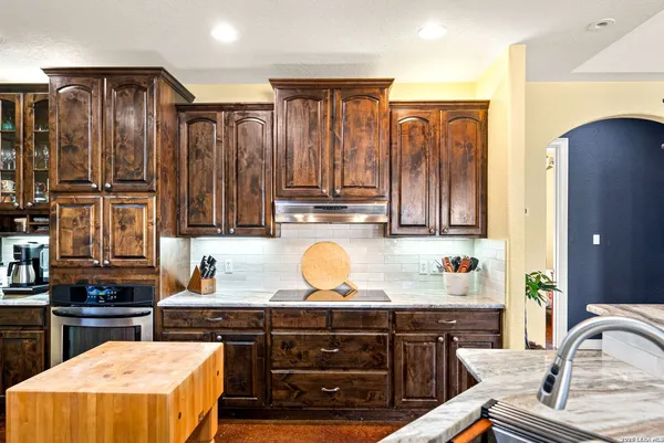 $899,000 | 17841 Helotes Springs Road, Helotes, TX 78023