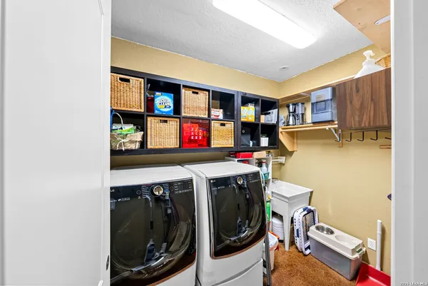 $899,000 | 17841 Helotes Springs Road, Helotes, TX 78023