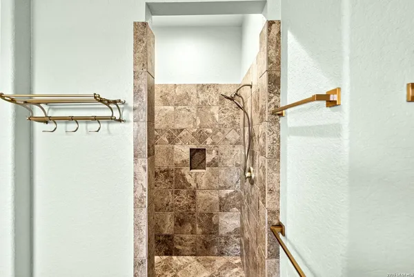 $899,000 | 17841 Helotes Springs Road, Helotes, TX 78023