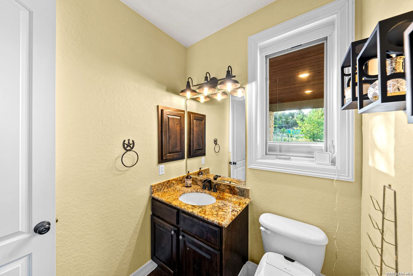 17841 Helotes Springs Road Helotes, TX 78023 - Photo 37 of 87