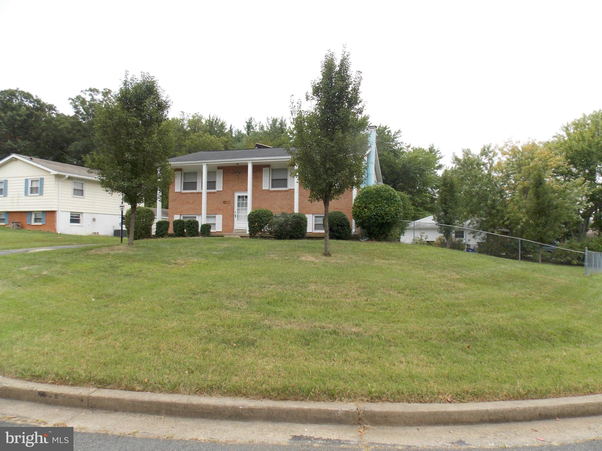 900 East Roanoke Road Sterling, VA 20164 - Photo 4 of 21 Exterior (Front)