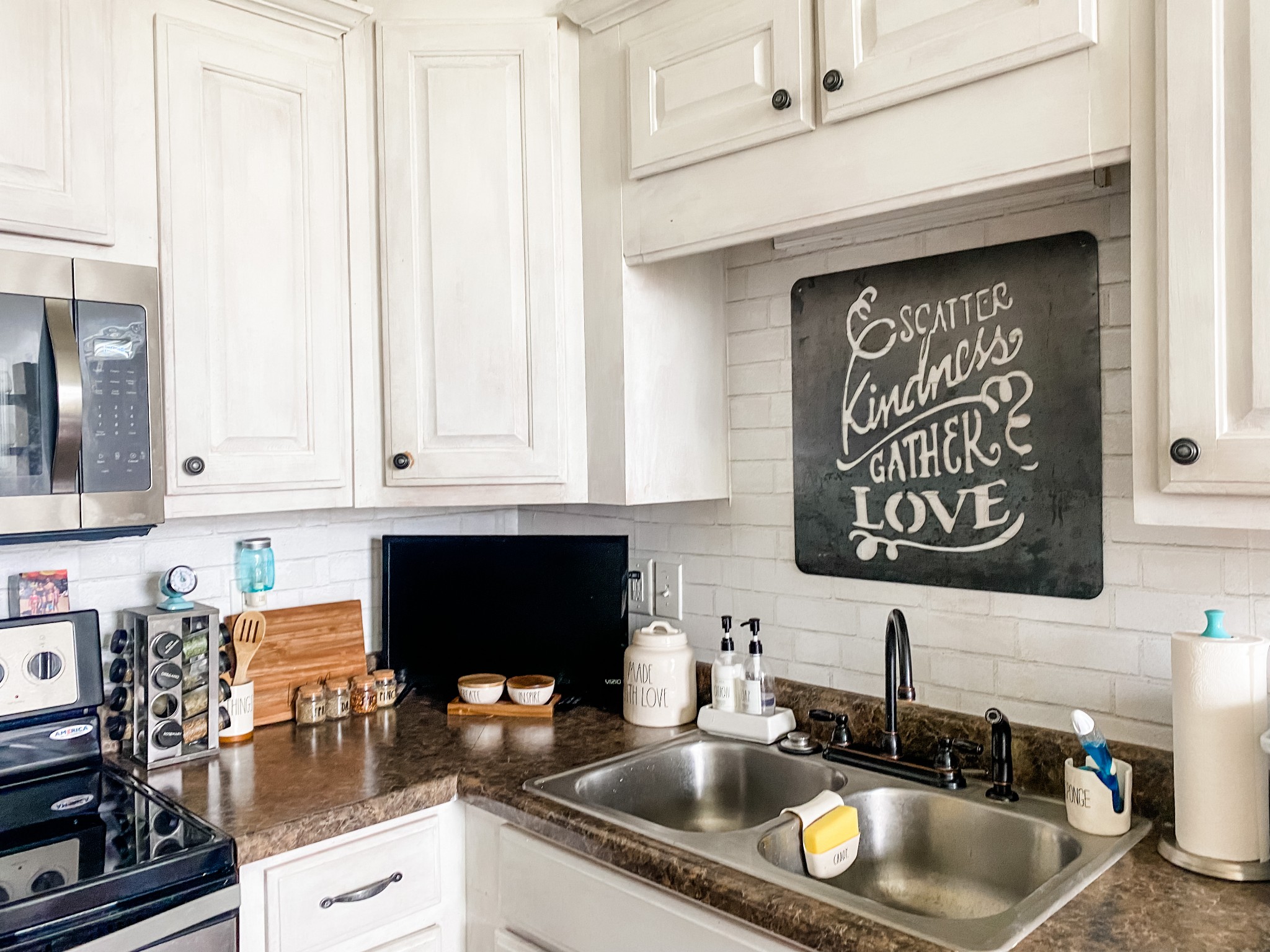 169 Camargo Road Fayetteville, TN 37334 - Photo 3 of 27 a kitchen with a sink and cabinets