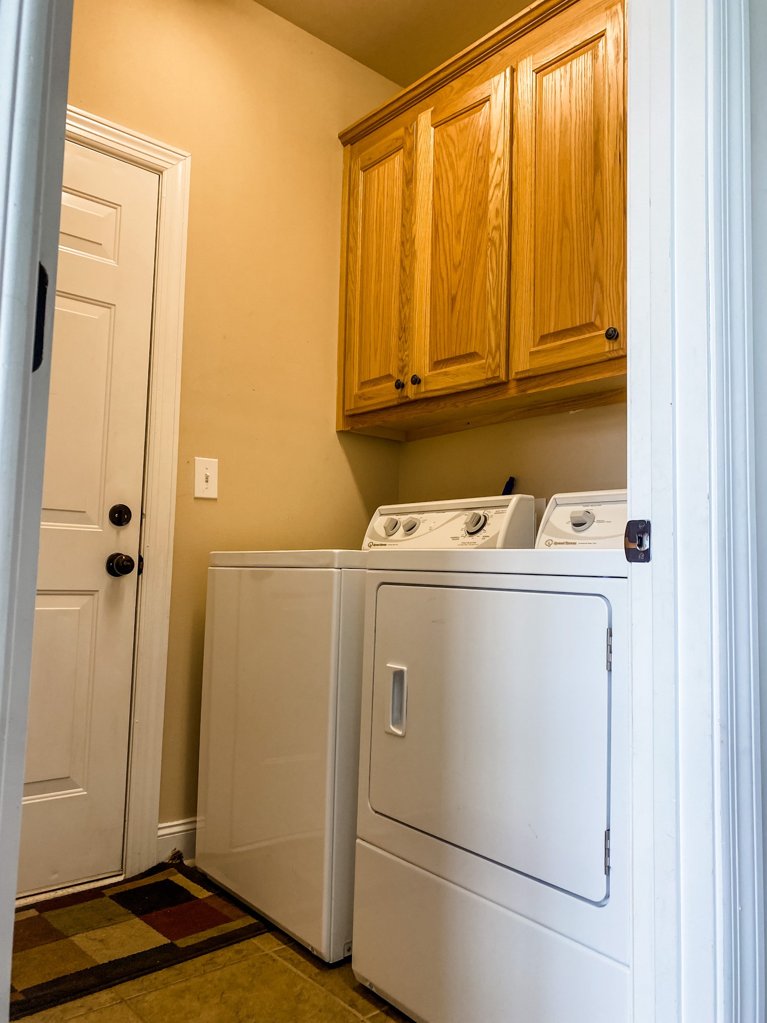 169 Camargo Road Fayetteville, TN 37334 - Photo 6 of 27 a utility room with dryer and washer