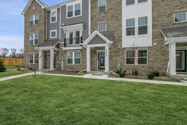 $569,900 | 6275 Sandbelt Drive, Lisle, IL 60532