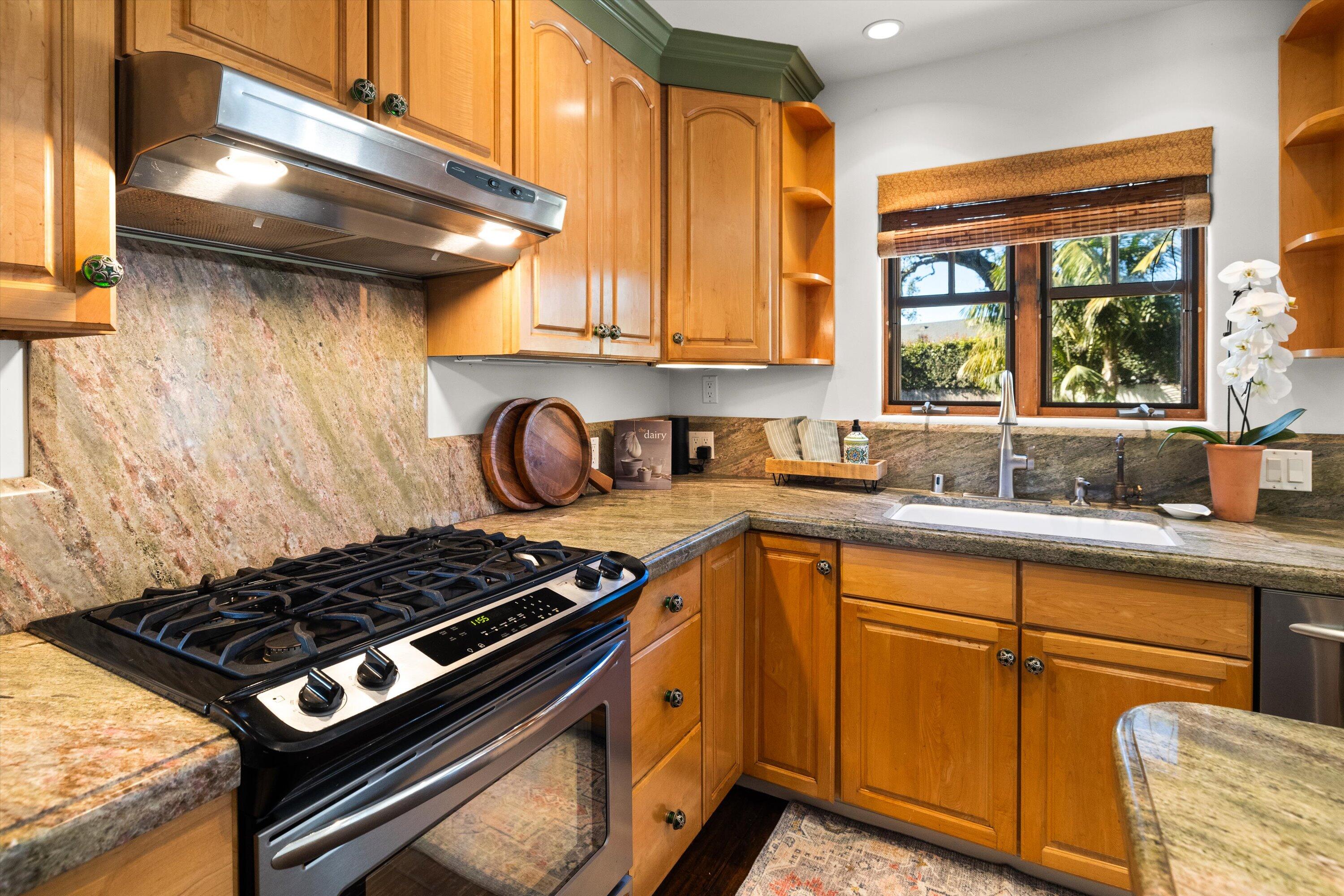 1389 Santa Monica Road Carpinteria, CA 93013 - Photo 20 of 53 kitchen