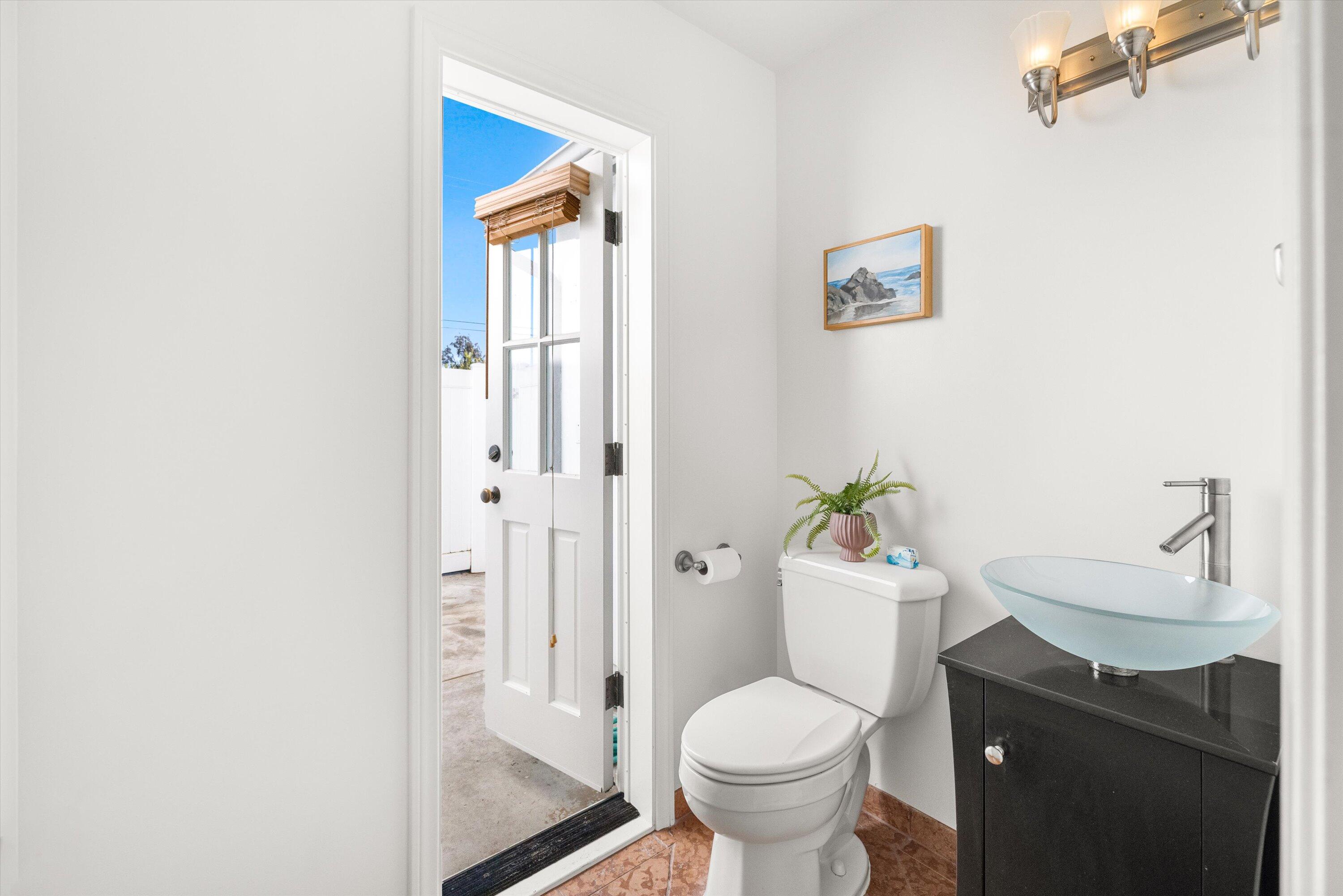 1389 Santa Monica Road Carpinteria, CA 93013 - Photo 24 of 53 1/2 bath