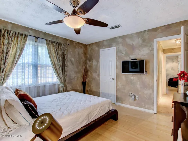 $6,500 | 88 Oakwood Road, Jacksonville Beach, FL 32250