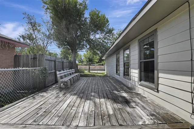 $198,990 | 802 Littlejohn Court, Pasadena, TX 77502