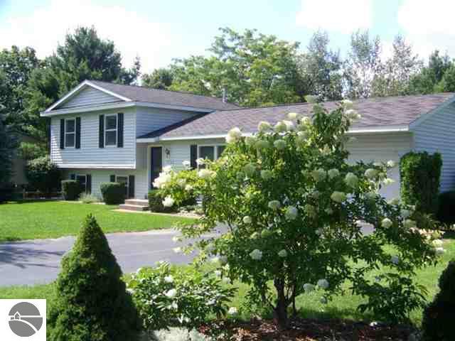 5743 Apple Valley Road Williamsburg, MI 49690 - Photo 15 of 15 1703395-14.JPG