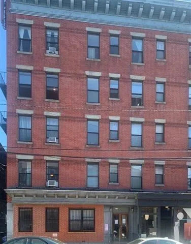 $2,400 | 336 4th Street, Unit 4A, Jersey City, NJ 07302