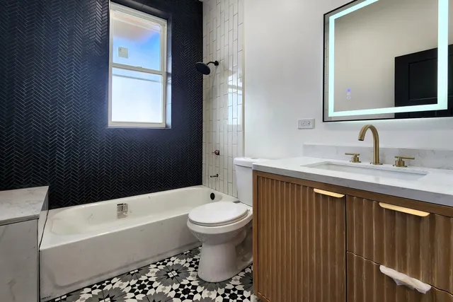 $699,900 | 6450 South Greenwood Avenue, Chicago, IL 60637