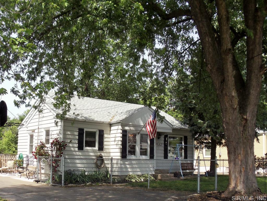606 Milton Road Alton, IL 62002 - Photo 1 of 26 Gallery Image 1