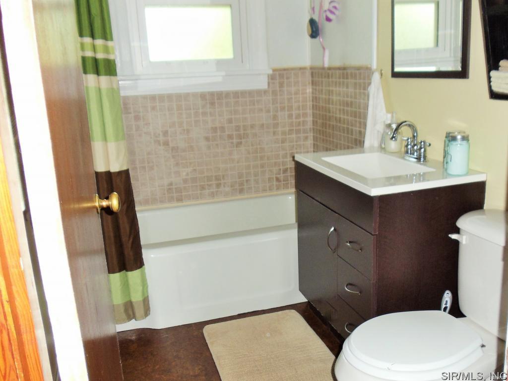 606 Milton Road Alton, IL 62002 - Photo 14 of 26 Gallery Image 14