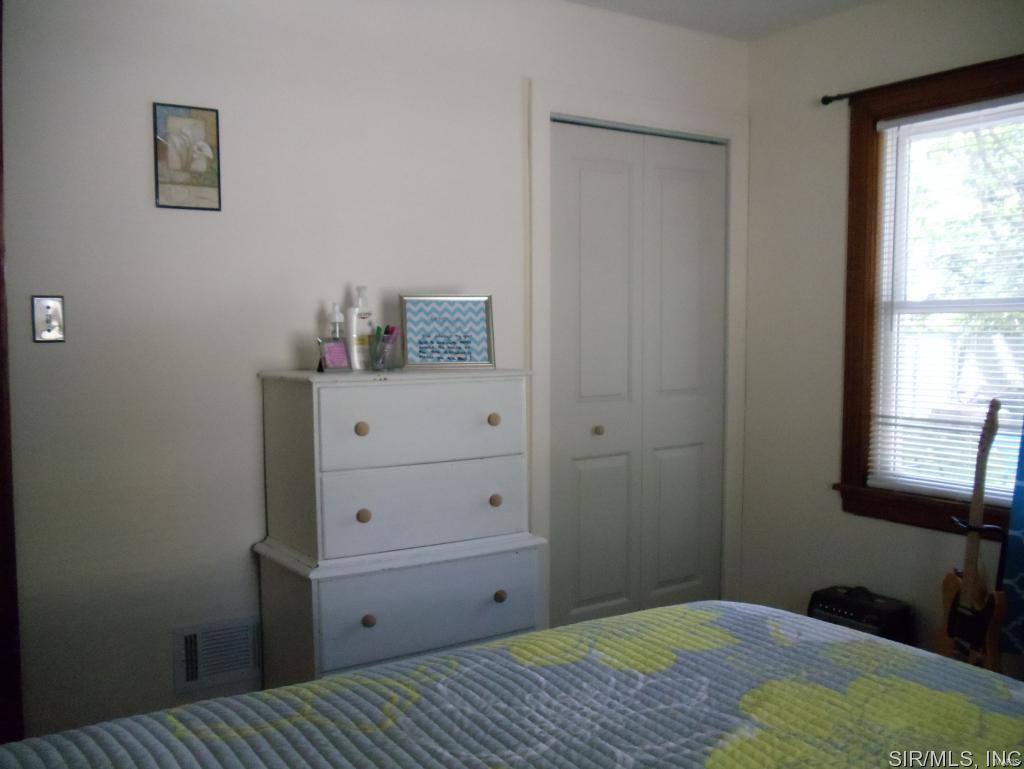 606 Milton Road Alton, IL 62002 - Photo 18 of 26 Gallery Image 18