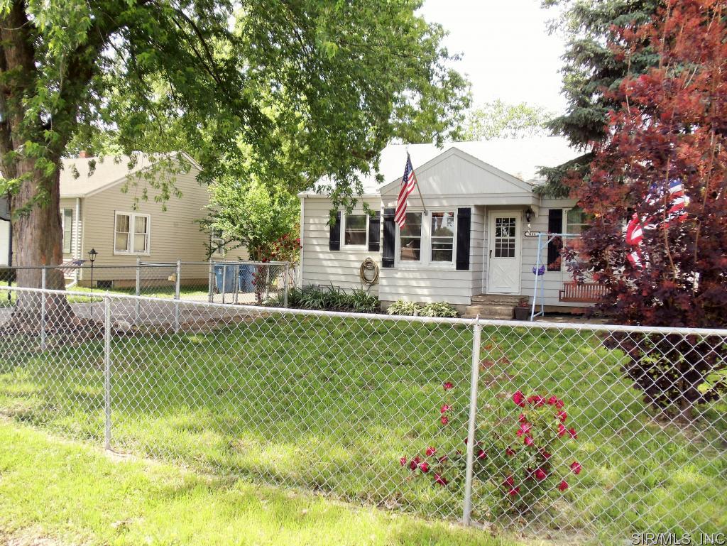 606 Milton Road Alton, IL 62002 - Photo 2 of 26 Gallery Image 2